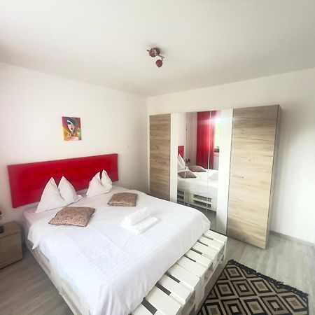 3 Rooms Apartment Airy & Bright Palas Style Iasi Exteriör bild