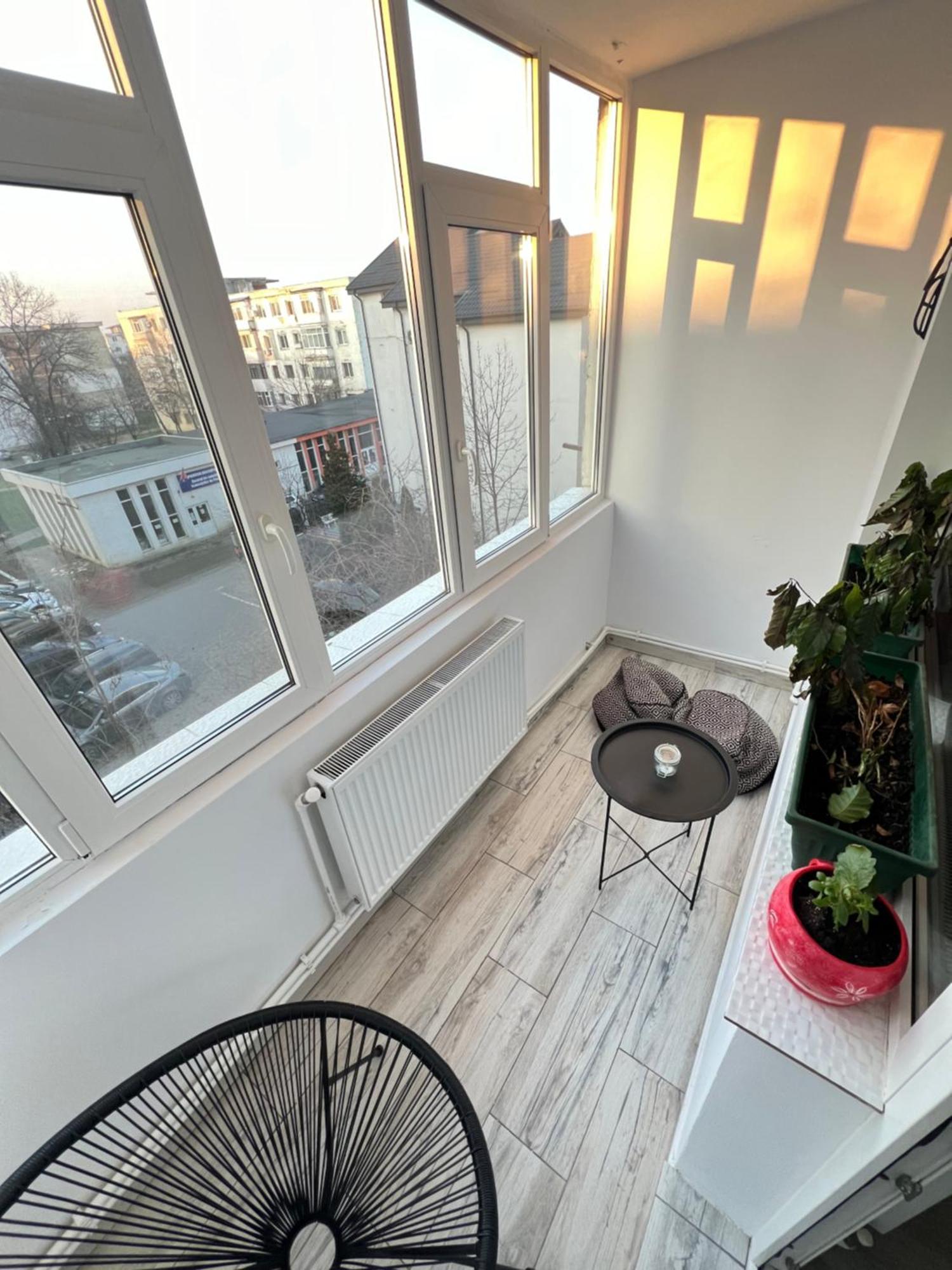 3 Rooms Apartment Airy & Bright Palas Style Iasi Exteriör bild