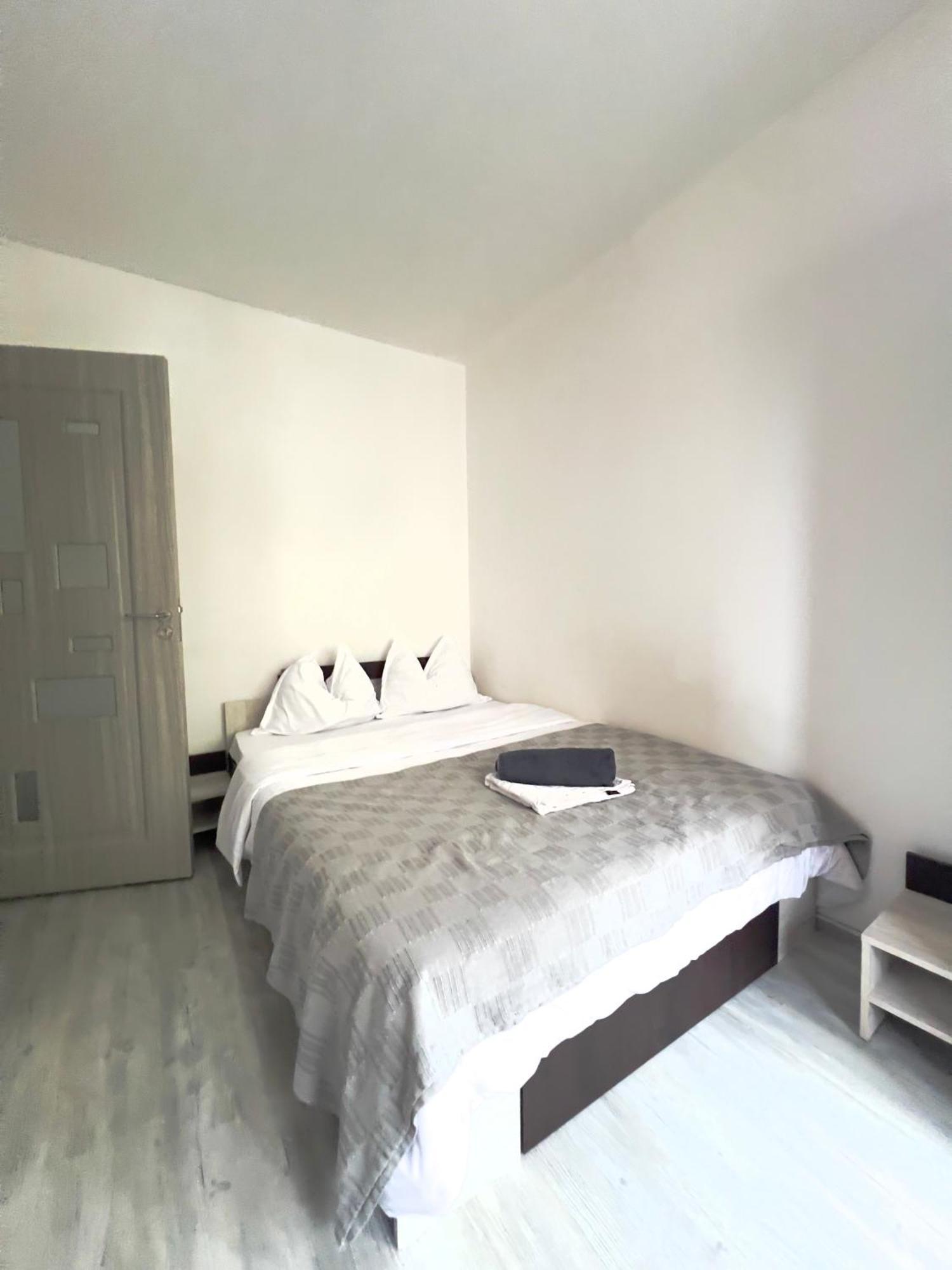 3 Rooms Apartment Airy & Bright Palas Style Iasi Exteriör bild