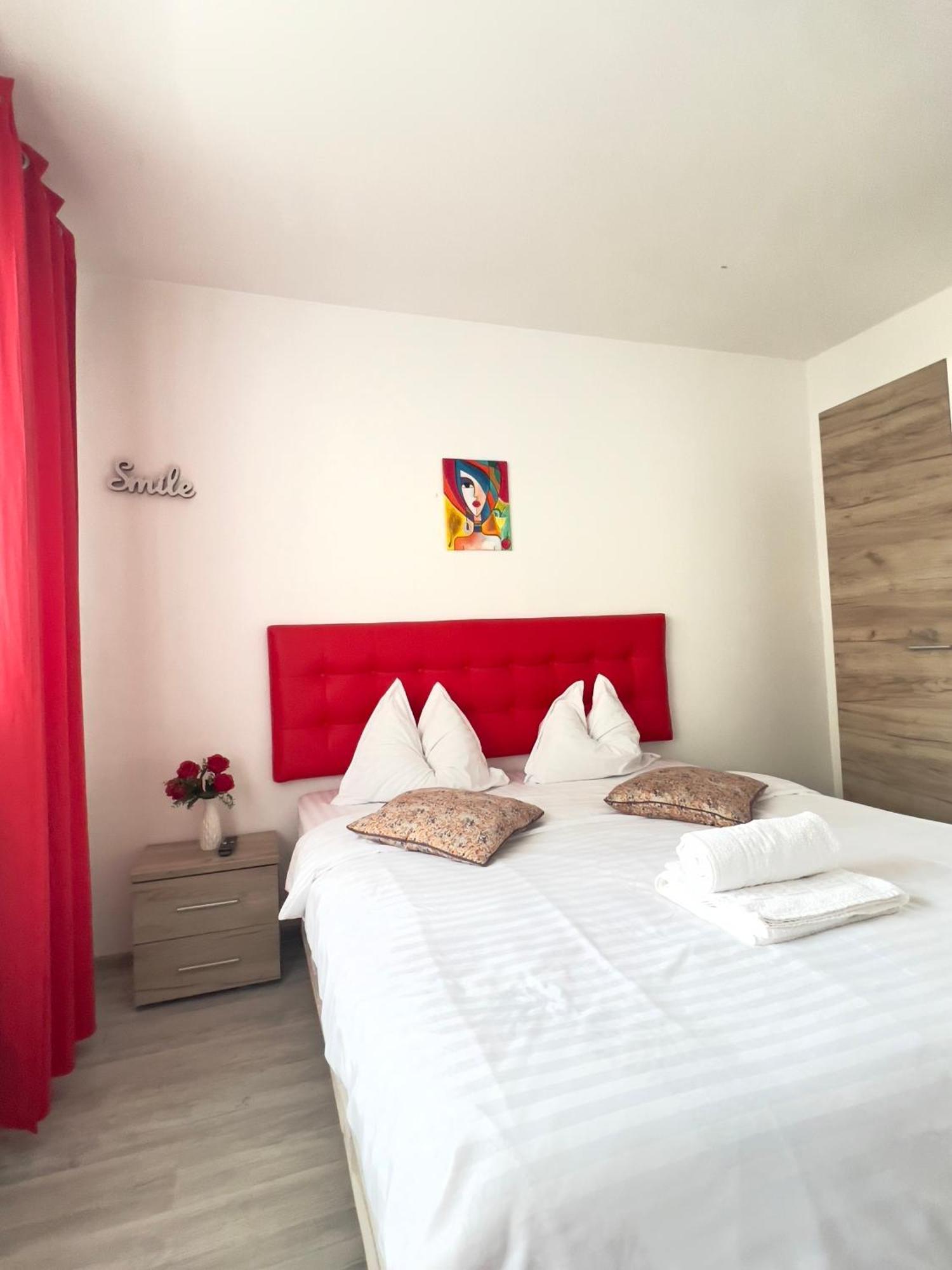 3 Rooms Apartment Airy & Bright Palas Style Iasi Exteriör bild